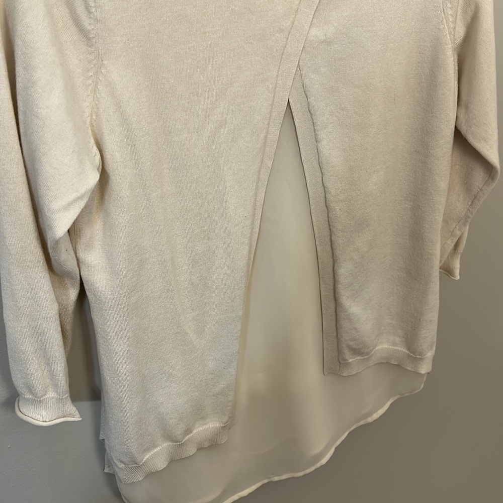 Sweater w Open Back
